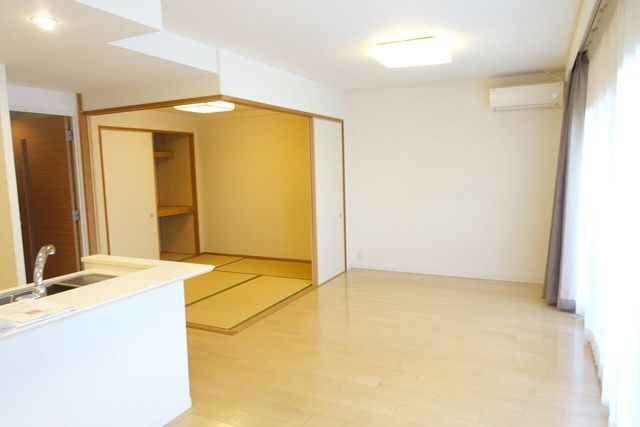 3LDK Apartment for Sale in Saijo, Ehime - 68.43m² - Thumbnail 2
