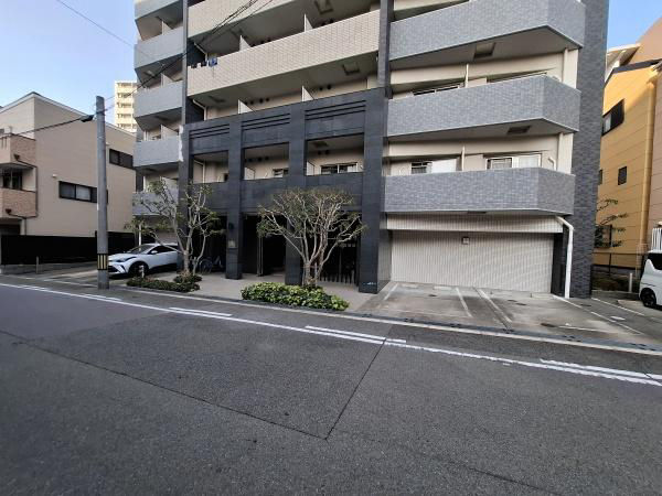 1K Apartment in Nishikujo, Osaka - Top Floor with Balcony - Thumbnail 2
