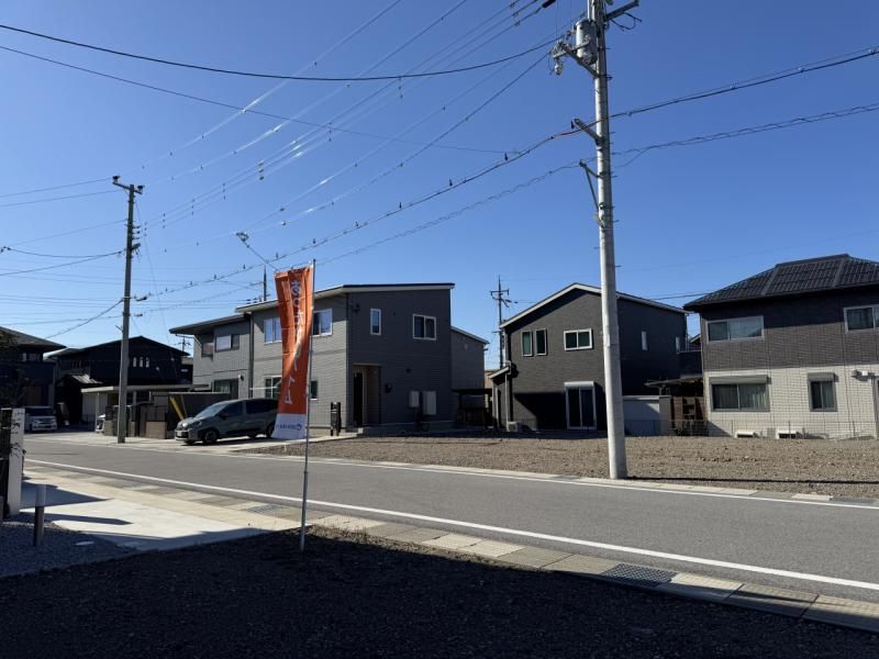 Land for Sale in Hikone: Final Plot in Higashinumanami Prime City - Thumbnail 3