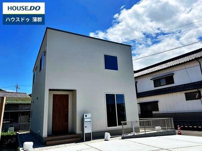 Spacious 3LDK House in Gamagori with 3 Parking Spaces — Image 1, Gamagori, Aichi