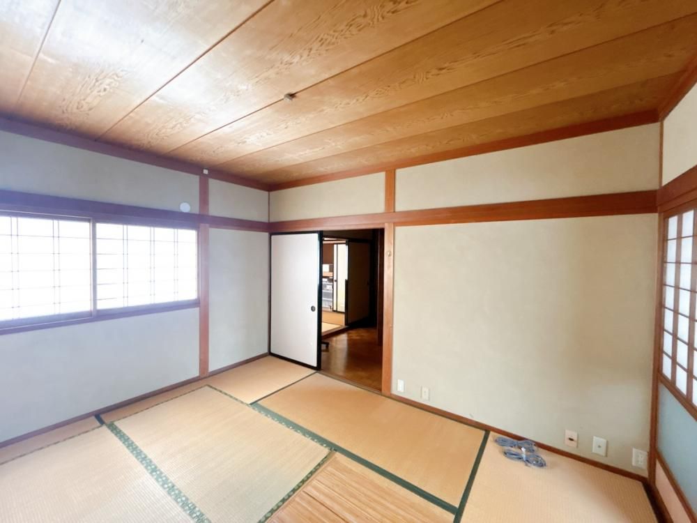 5LDK Renovated House in Yonago, Tottori - Thumbnail 3