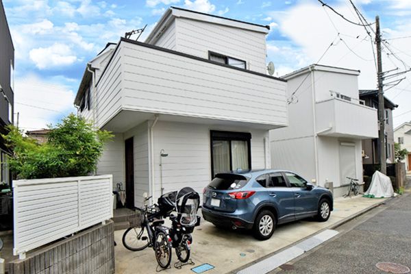 Modern 2LDK House with Loft in Fujisawa's Kugenuma Kaigan - Image 1