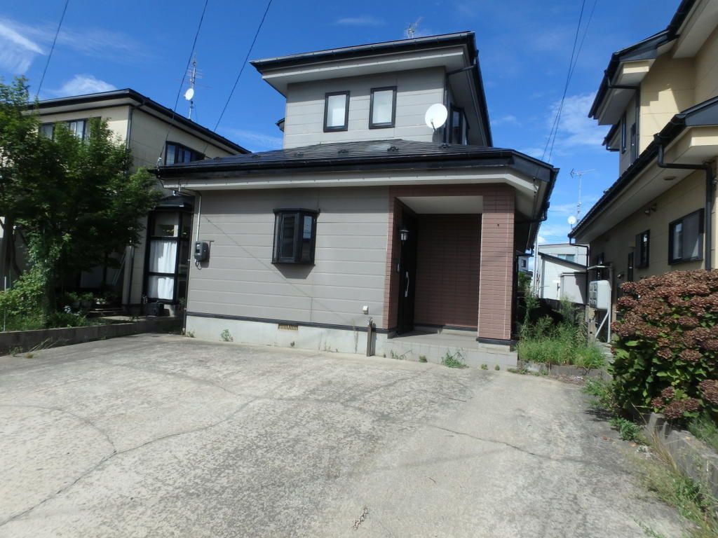 3LDK House in Katagami City, Akita - Vacant Property with Parking - Image 1