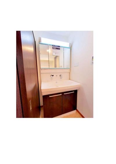 Renovated 3LDK Apartment Near Matsusaka Station — Bathroom, Matsusaka, Mie