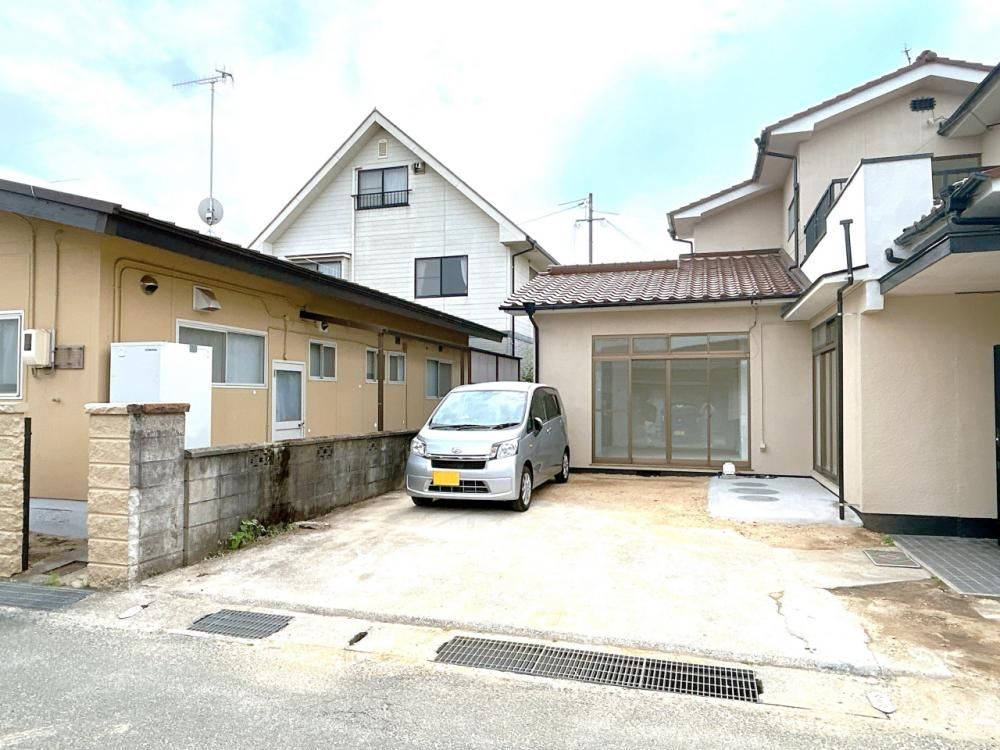 Renovated 4SLDK House in Fukuyama with Parking - Thumbnail 3