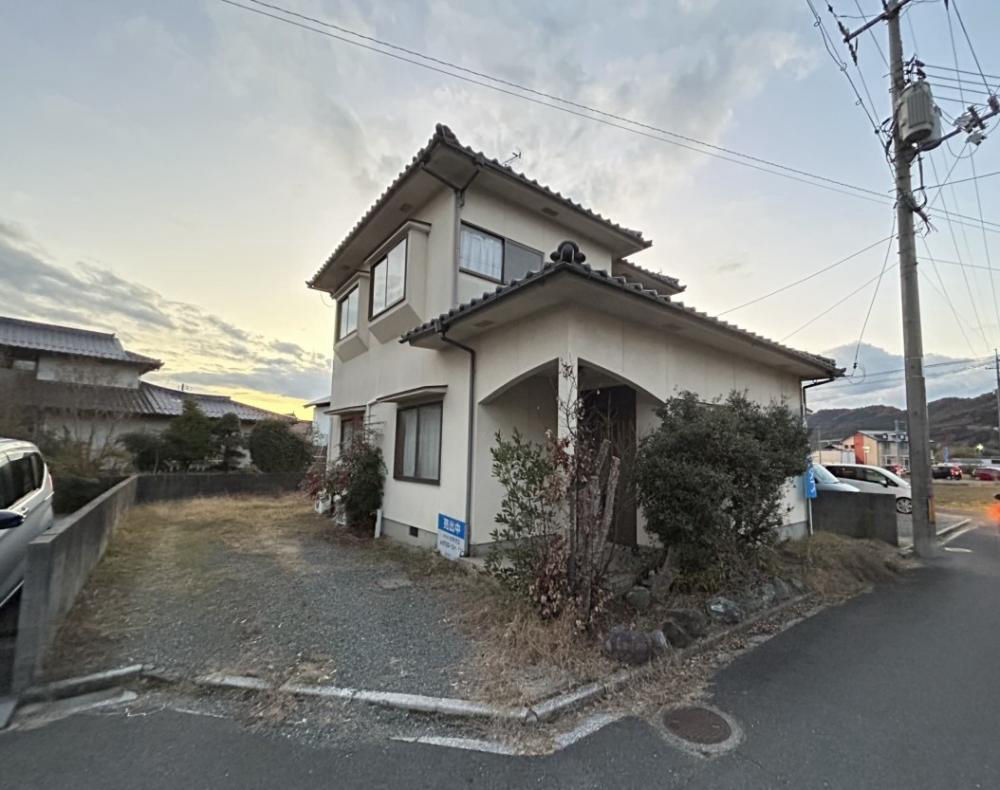 Renovated 4LDK House in Higashihiroshima with Parking - Thumbnail 3
