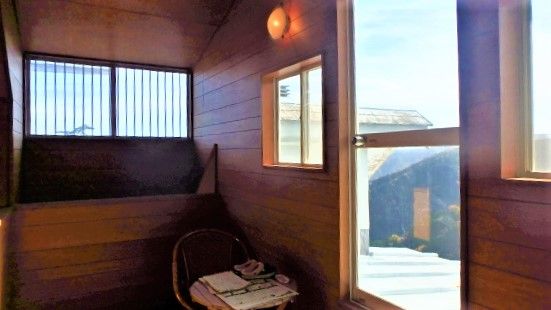 Hot Springs Home in Atami with Scenic Views - Thumbnail 3