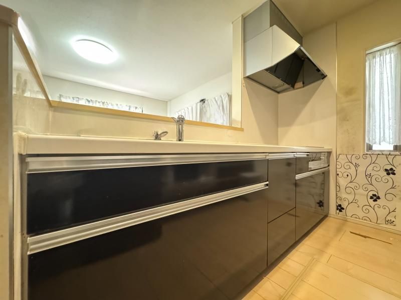 4SLDK House for Sale in Takahama, Aichi with Garden and Parking - Thumbnail 2