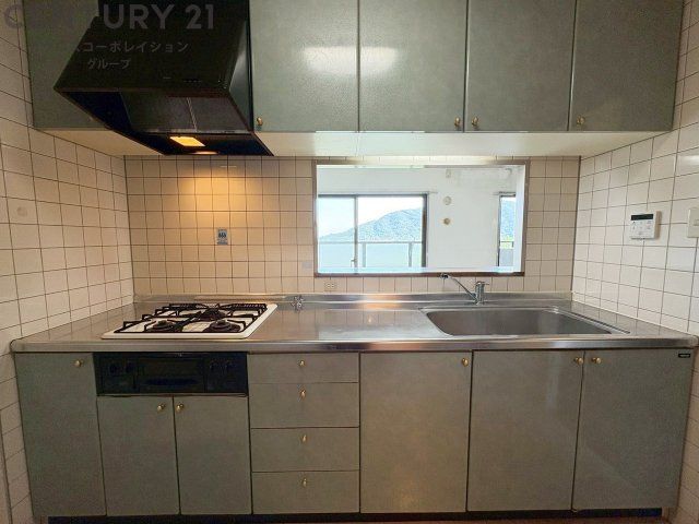 3LDK Apartment in Nishinomiya with Balcony Views - Thumbnail 4
