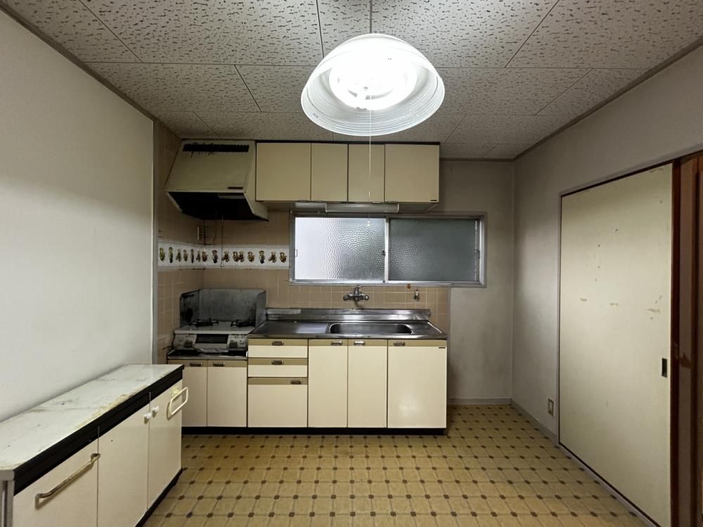 Renovated 4LDK House in Imabari with Modern Updates - Thumbnail 3
