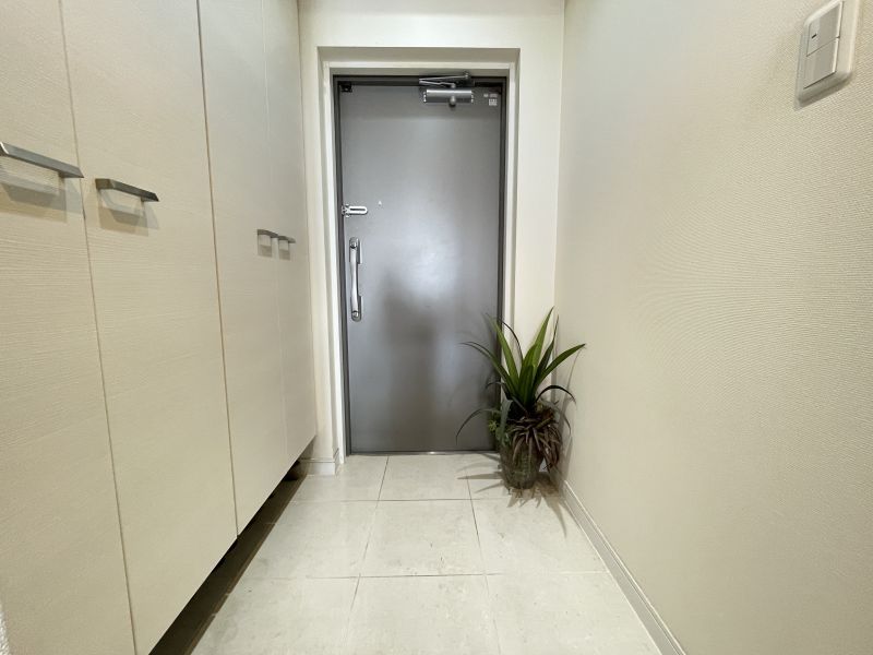 3LDK Seismic Isolation Apartment near Ichinomiya Station, Aichi - Thumbnail 4