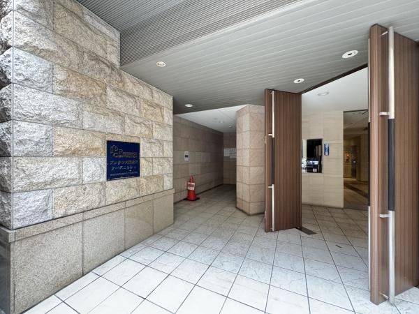 Presence Namba Minami Urbannish 1K Apartment in Osaka - Thumbnail 2