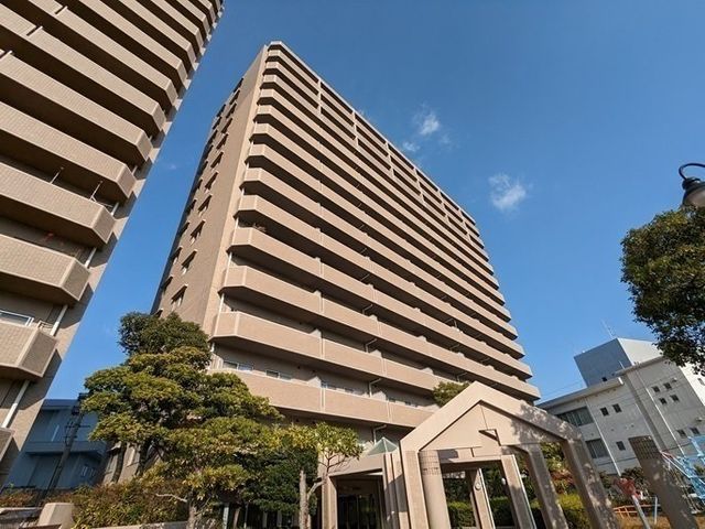 Spacious 4LDK Apartment in Kochi City Near Sannbashi-dori Station - Thumbnail 2