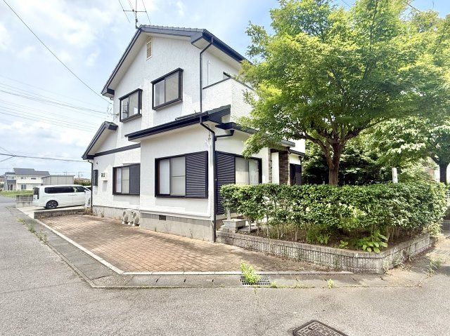 5LDK Corner Lot House in Ota City with Recent Renovations - Image 1