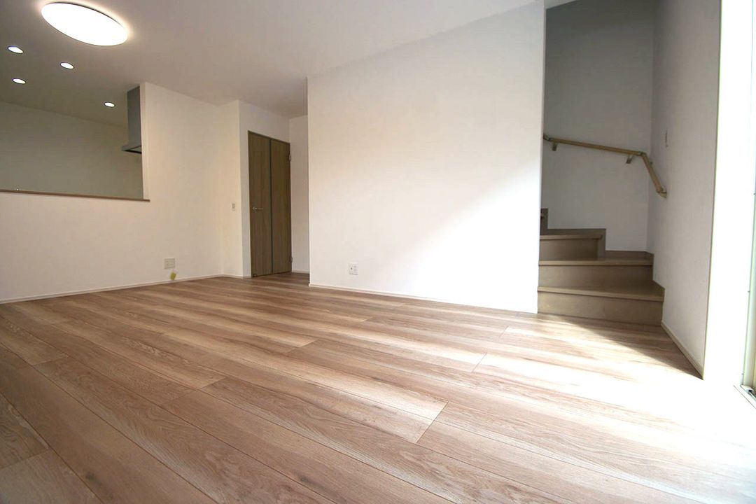 Modern 3LDK House for Sale in Kumatori, Osaka - Seismic Grade 3 - Thumbnail 4