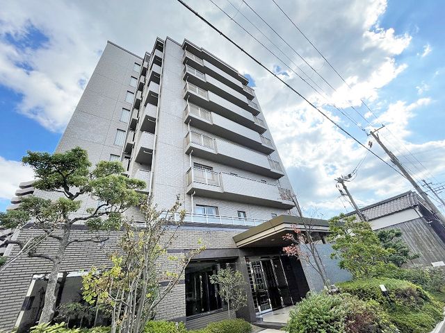 3LDK Apartment in Kakogawa with Balcony and Open Layout - Thumbnail 3