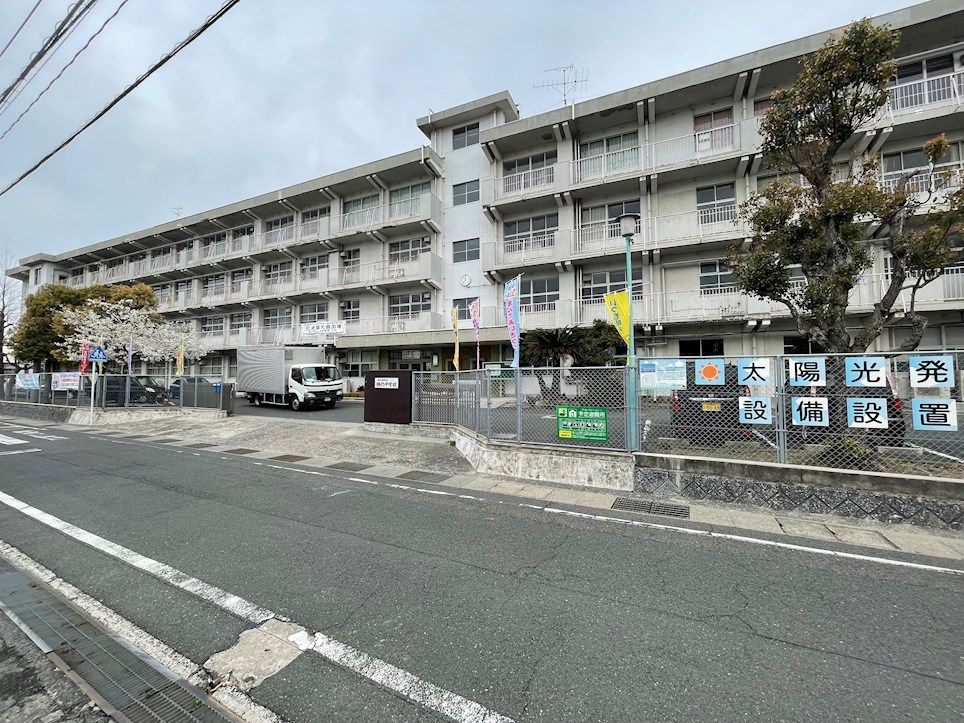 4SLDK House in Kitakyushu with Efficient Layout - Thumbnail 4
