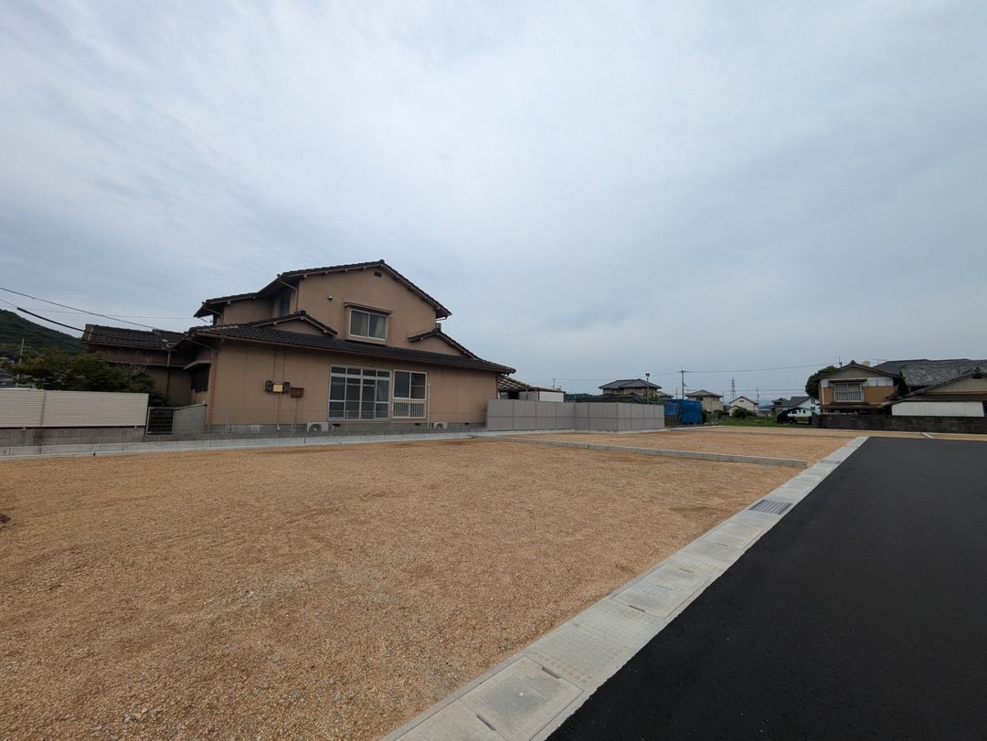 New Sakade Residential Land Plots with No Building Conditions - Thumbnail 3