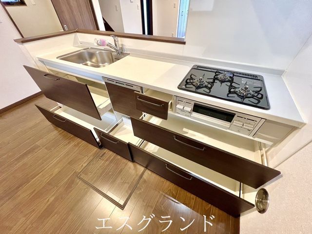 4LDK House for Sale in Hiratsuka Minami-Kaname - Thumbnail 3