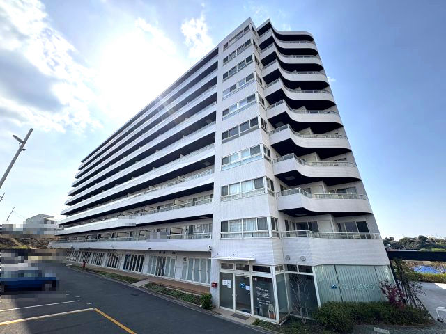 Oceanview 2LDK Apartment in Miura with Balcony - Thumbnail 4