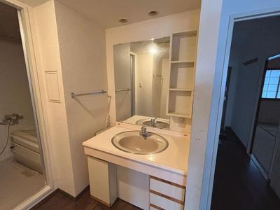 Sakura Park Building 2 3LDK Apartment in Narashino — Image 4, Narashino, Chiba