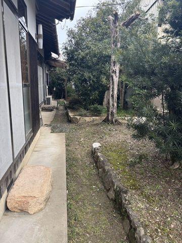 Spacious 10-Room House with Garage in Asago City — Image 3, Asago, Hyogo