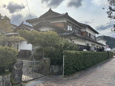 Spacious 10-Room House with Garage in Asago City — Image 1, Asago, Hyogo