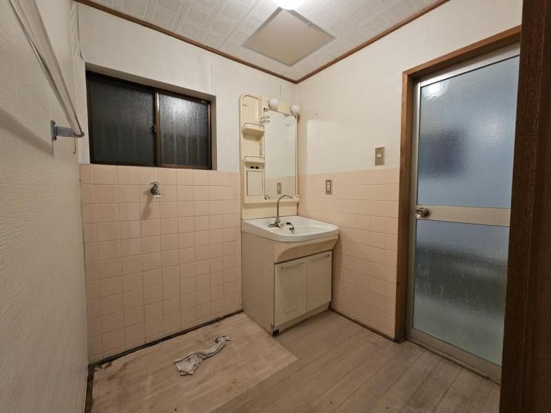 Spacious 4DK House in Moriguchi with Garage - Thumbnail 3