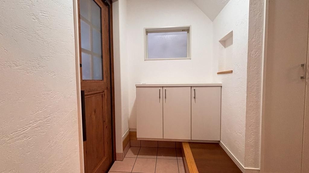 Modern 3LDK House with Loft and Garage in Takatsuki, Osaka - Thumbnail 4