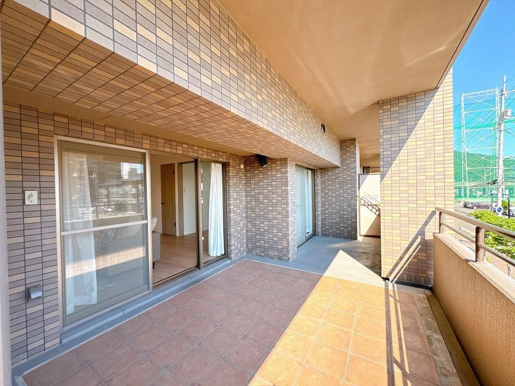 Renovated 3LDK Apartment Near Utazu Station, Kagawa - Thumbnail 3
