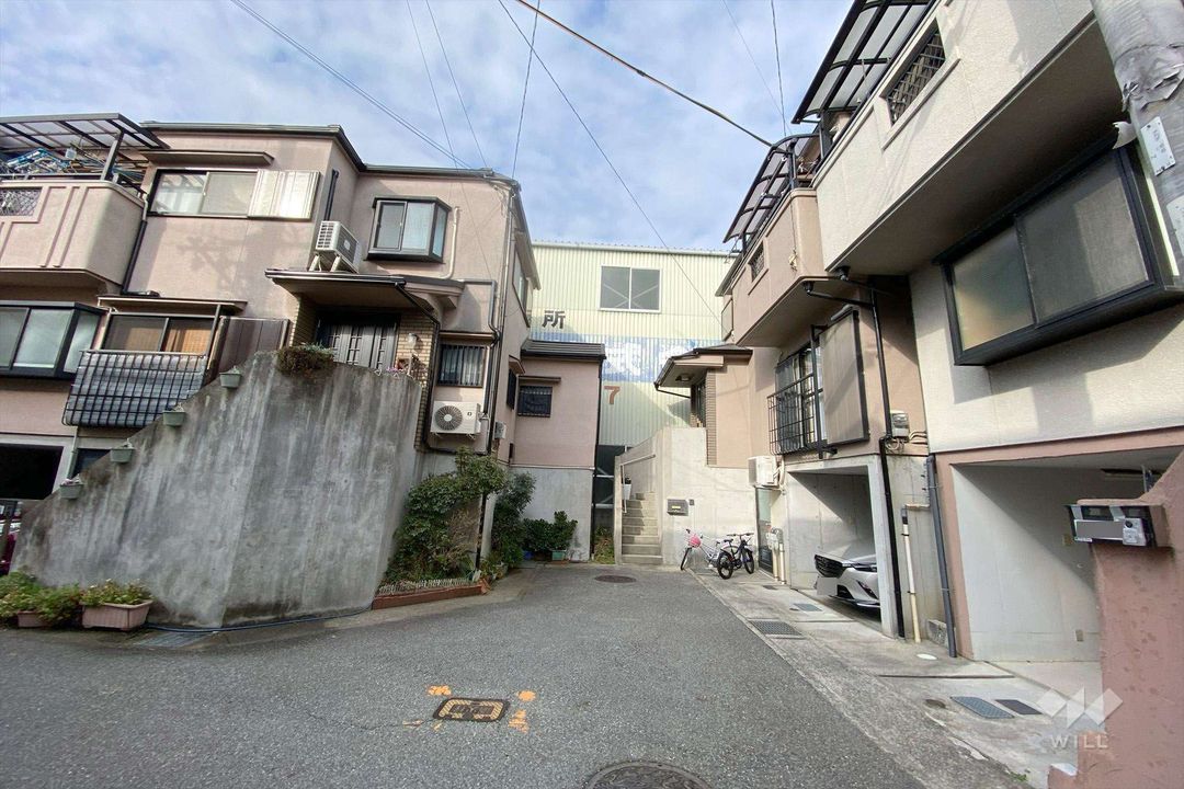 3-Story Steel House with Garage for Sale in Itami, Hyogo - Thumbnail 4