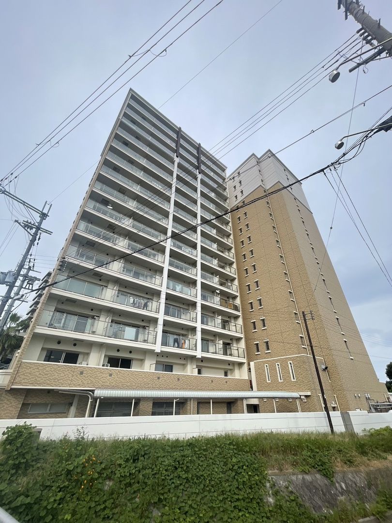 1LDK Apartment with Lake Biwa Views in Otsu, Shiga - Thumbnail 3