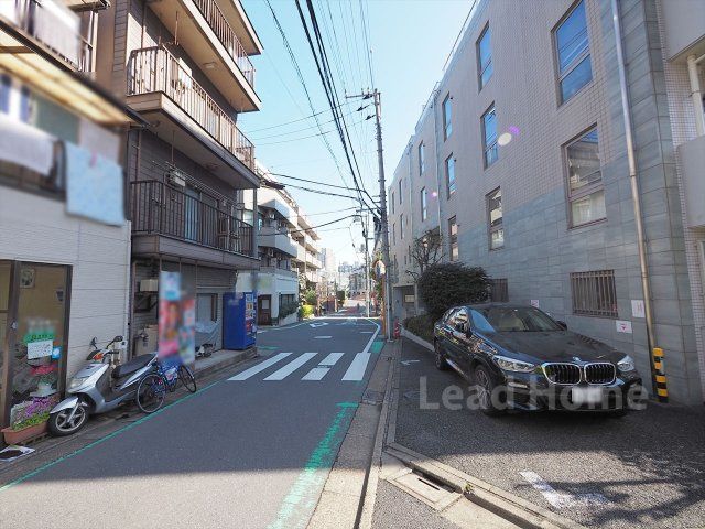 Sanctus Garden Meguro 3LDK Apartment for Sale in Tokyo - Thumbnail 3