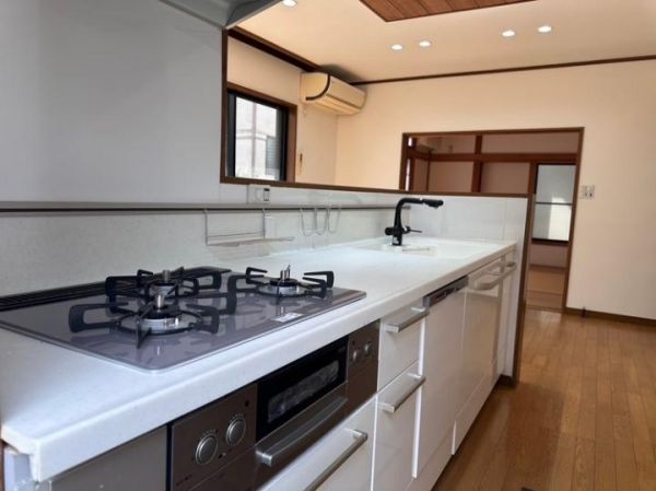 4LDK House Near Akishima Station, Tokyo - Thumbnail 2