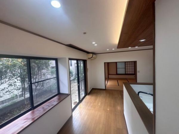 4LDK House Near Akishima Station, Tokyo - Thumbnail 3