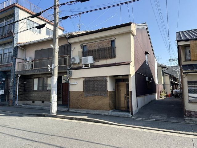 Land for Sale in Kamigyo Ward, Kyoto with Old House - Thumbnail 2
