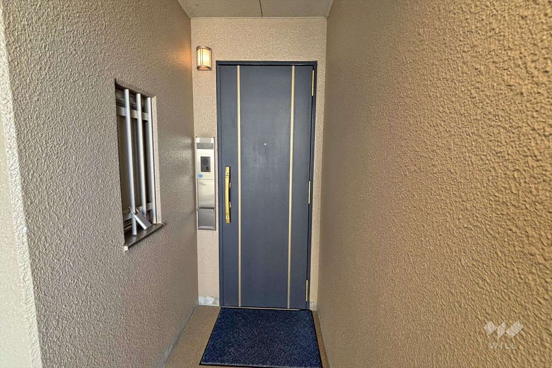 Renovated 2LDK Apartment with Rooftop Balcony in Itami - Thumbnail 2