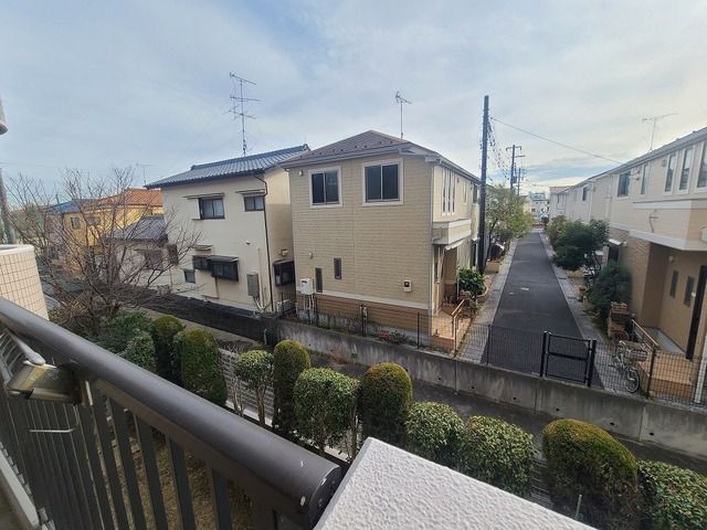Spacious 3LDK Apartment in Kasukabe Near Takezato Station - Thumbnail 2