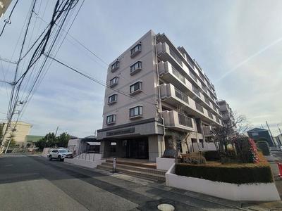 Spacious 3LDK Apartment in Kasukabe Near Takezato Station — Image 2, Kasukabe, Saitama