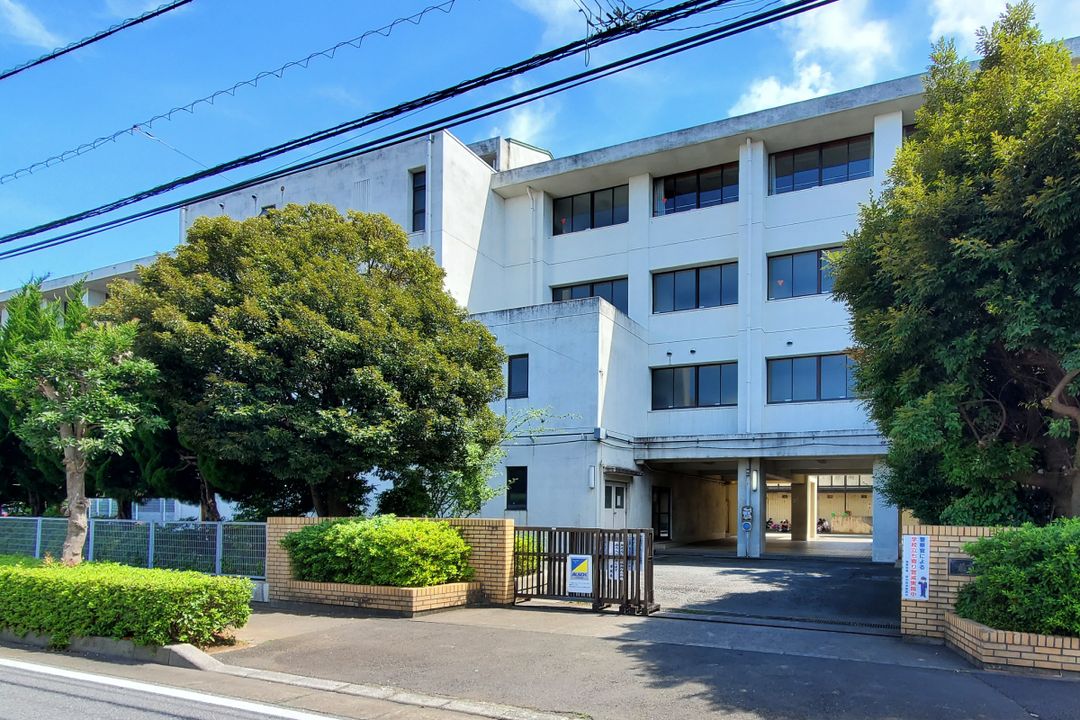3LDK Apartment with Garden in Warabi, Saitama - Thumbnail 2