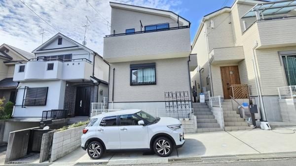 Modern 4LDK House in Takatsuki with Parking | Built 2022 - Thumbnail 2