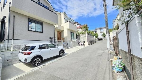 Modern 4LDK House in Takatsuki with Parking | Built 2022 - Thumbnail 3