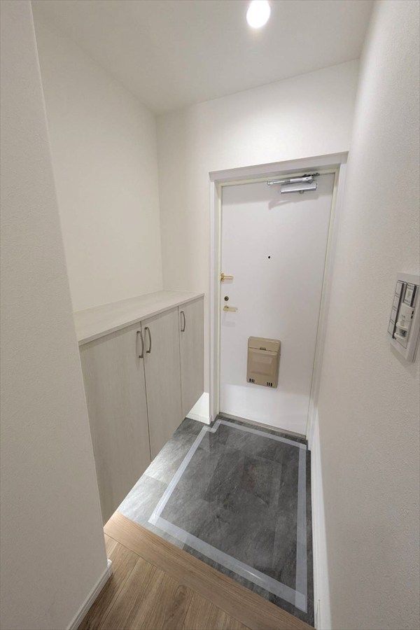 Renovated 3LDK Apartment in Okayama City - 70.24 sqm - Thumbnail 2