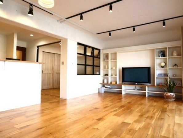 Modern 2LDK Apartment for Sale in Toyama City, Toyama - Thumbnail 2