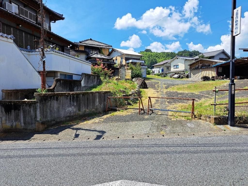 Land for Sale in Uchiko, Ehime - 2,384 sqm Plot - Thumbnail 2