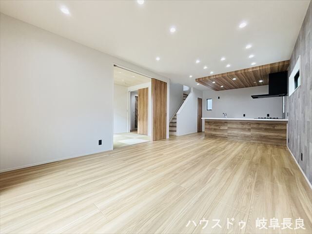 New 4LDK House for Sale in Gifu City with Parking - Thumbnail 2