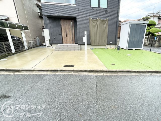3SLDK Family Home in Kashiba with Solar Panels - Thumbnail 2