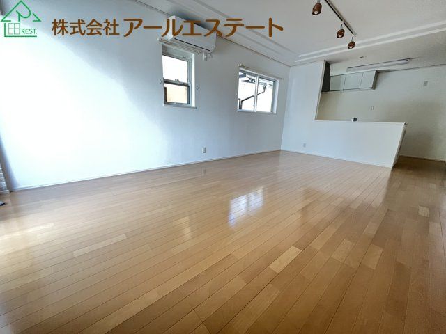 4LDK House for Sale in Himeji, Hyogo - 2010 Build - Thumbnail 3