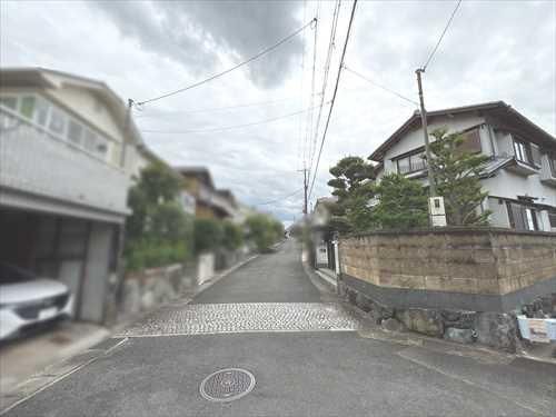 Land with House in Kyoto's Katsurazaka - Hilltop Views & Conservation Area - Thumbnail 4