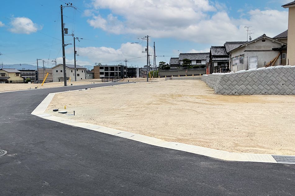 Land for Sale in Yamatokoriyama, Nara - 141.88m² Building Conditioned Plot - Thumbnail 4